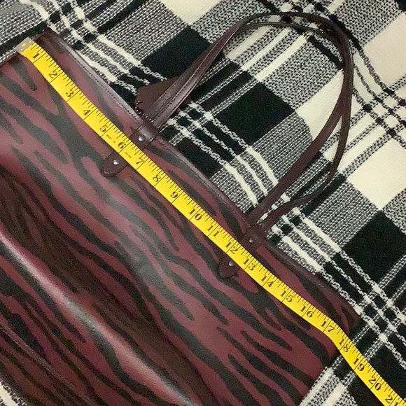 Coach burgundy & black zebra print reversible leather tote purse - Picture 7 of 10